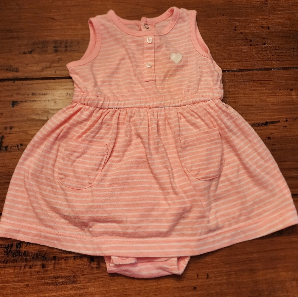 Carters pink striped dress with undershorts. Excellent condition. 12mo